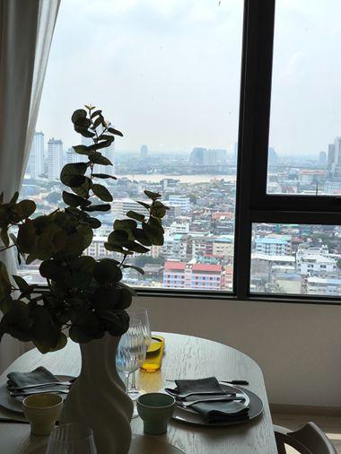 picture Reference Sathorn-Wongwianyai Condo, 130 meters to BTS Wongwianyai. - 6/19