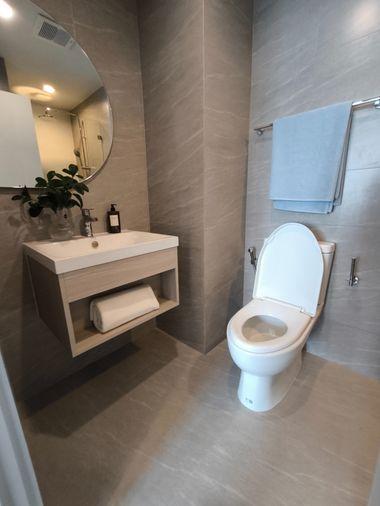 picture Reference Sathorn-Wongwianyai Condo, 130 meters to BTS Wongwianyai. - 15/19