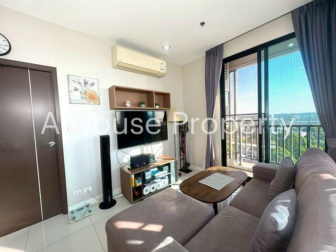 picture Selling The Sky Sriracha, a luxury condo. Beautiful unit, high floor, fully furnished and move in Ready - 4/10