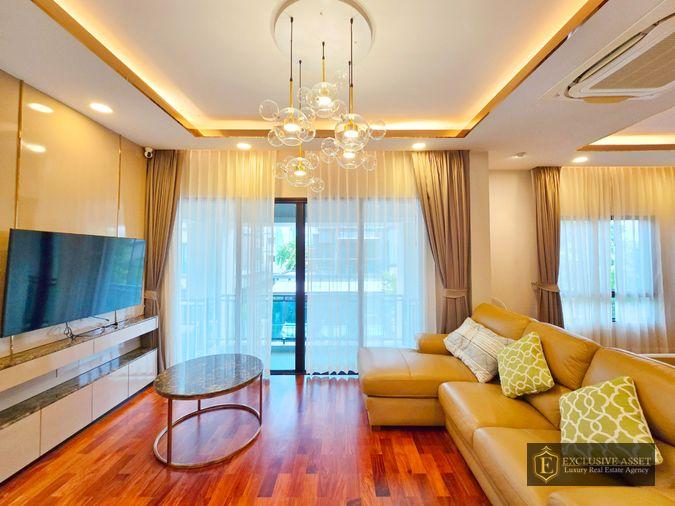 รูป ขายด่วน ม.แกรนด์บางกอก บูเลอวาร์ด สาทร บ้านแปลงมุม สภาพดี 101.3 ตรว. 348 ตรม. สนามหญ้ากว้าง พร้อมเข้าอยู่ - รูปที่ 27/42
