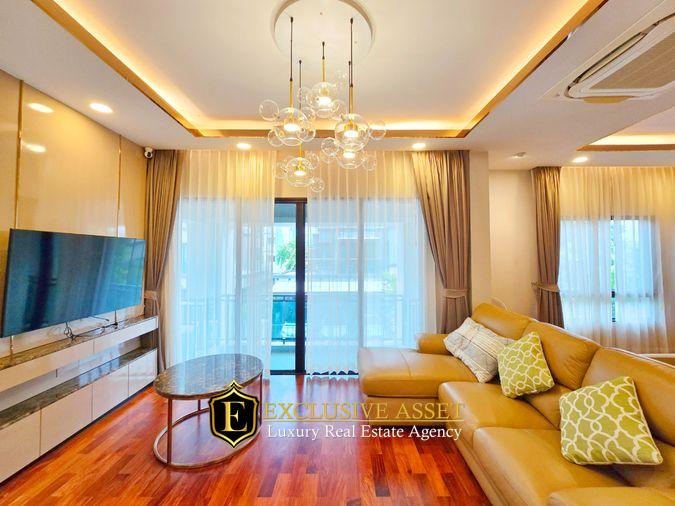 รูป ขายด่วน ม.แกรนด์บางกอก บูเลอวาร์ด สาทร บ้านแปลงมุม สภาพดี 101.3 ตรว. 348 ตรม. สนามหญ้ากว้าง พร้อมเข้าอยู่ - รูปที่ 27/42