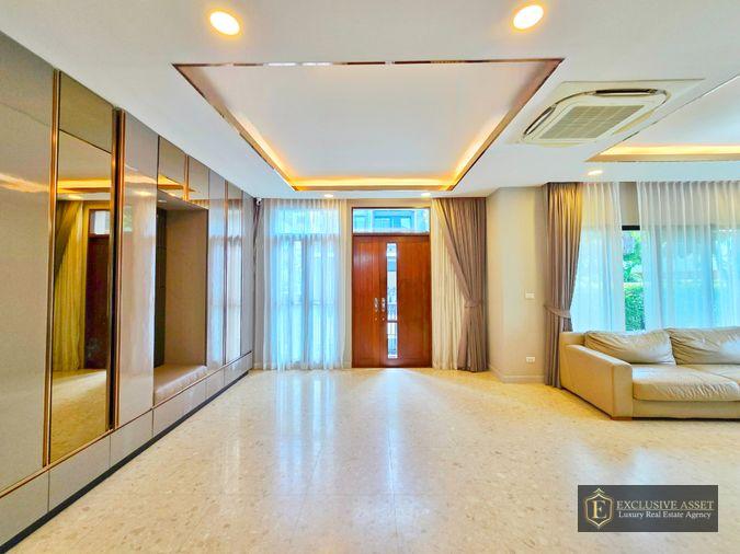 รูป ขายด่วน ม.แกรนด์บางกอก บูเลอวาร์ด สาทร บ้านแปลงมุม สภาพดี 101.3 ตรว. 348 ตรม. สนามหญ้ากว้าง พร้อมเข้าอยู่ - รูปที่ 10/42