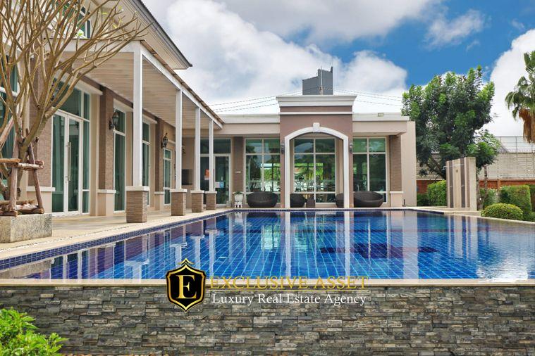 รูป ขายด่วน ม.แกรนด์บางกอก บูเลอวาร์ด สาทร บ้านแปลงมุม สภาพดี 101.3 ตรว. 348 ตรม. สนามหญ้ากว้าง พร้อมเข้าอยู่ - รูปที่ 40/42