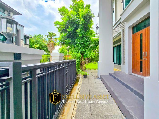 รูป ขายด่วน ม.แกรนด์บางกอก บูเลอวาร์ด สาทร บ้านแปลงมุม สภาพดี 101.3 ตรว. 348 ตรม. สนามหญ้ากว้าง พร้อมเข้าอยู่ - รูปที่ 8/42