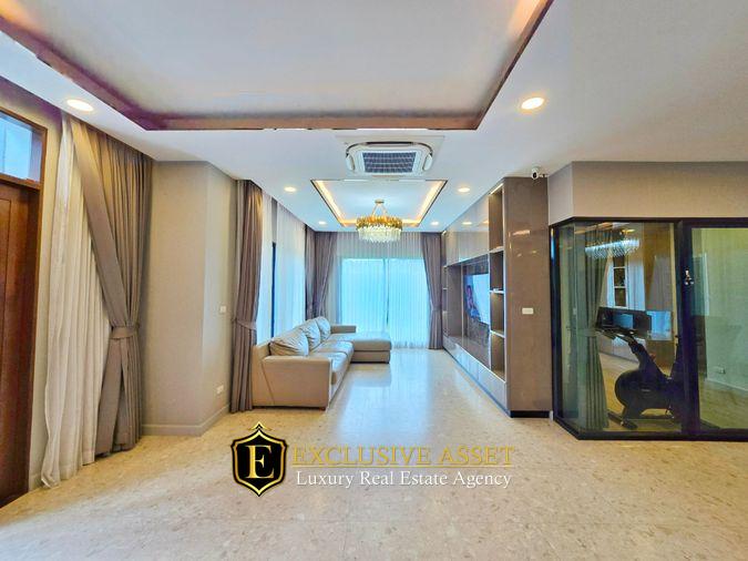 รูป ขายด่วน ม.แกรนด์บางกอก บูเลอวาร์ด สาทร บ้านแปลงมุม สภาพดี 101.3 ตรว. 348 ตรม. สนามหญ้ากว้าง พร้อมเข้าอยู่ - รูปที่ 9/42