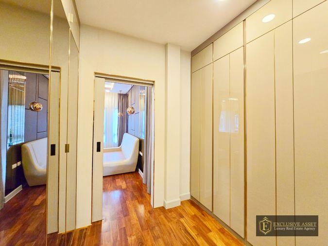 รูป ขายด่วน ม.แกรนด์บางกอก บูเลอวาร์ด สาทร บ้านแปลงมุม สภาพดี 101.3 ตรว. 348 ตรม. สนามหญ้ากว้าง พร้อมเข้าอยู่ - รูปที่ 30/42