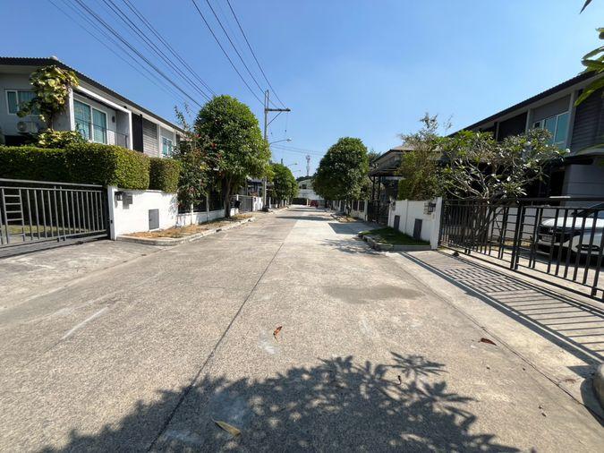 รูป บ้านเดี่ยว 2 ชั้น โครงการ เดอะ เซนโทร วัชรพล  ถนนสุขาภิบาล 5 แขวงออเงิน เขตสายไหม จังหวัดกรุงเทพมหานคร 10220 (ราคา 5,500,000 บาท ) - รูปที่ 19/34