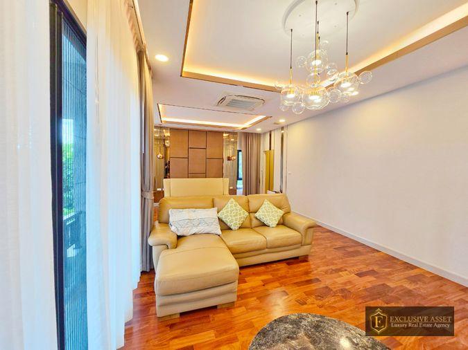 รูป ขายด่วน ม.แกรนด์บางกอก บูเลอวาร์ด สาทร บ้านแปลงมุม สภาพดี 101.3 ตรว. 348 ตรม. สนามหญ้ากว้าง พร้อมเข้าอยู่ - รูปที่ 26/42