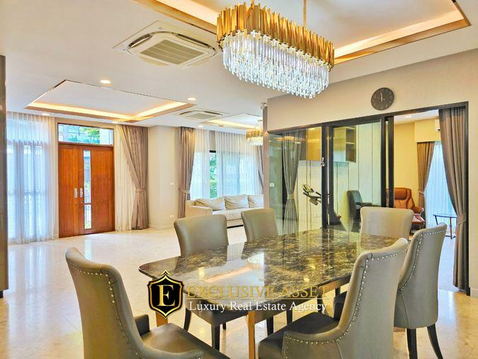 รูป ขายด่วน ม.แกรนด์บางกอก บูเลอวาร์ด สาทร บ้านแปลงมุม สภาพดี 101.3 ตรว. 348 ตรม. สนามหญ้ากว้าง พร้อมเข้าอยู่ - รูปที่ 14/42
