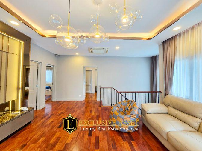 รูป ขายด่วน ม.แกรนด์บางกอก บูเลอวาร์ด สาทร บ้านแปลงมุม สภาพดี 101.3 ตรว. 348 ตรม. สนามหญ้ากว้าง พร้อมเข้าอยู่ - รูปที่ 22/42