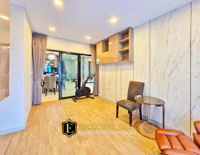 รูป ขายด่วน ม.แกรนด์บางกอก บูเลอวาร์ด สาทร บ้านแปลงมุม สภาพดี 101.3 ตรว. 348 ตรม. สนามหญ้ากว้าง พร้อมเข้าอยู่ - รูปที่ 17/42
