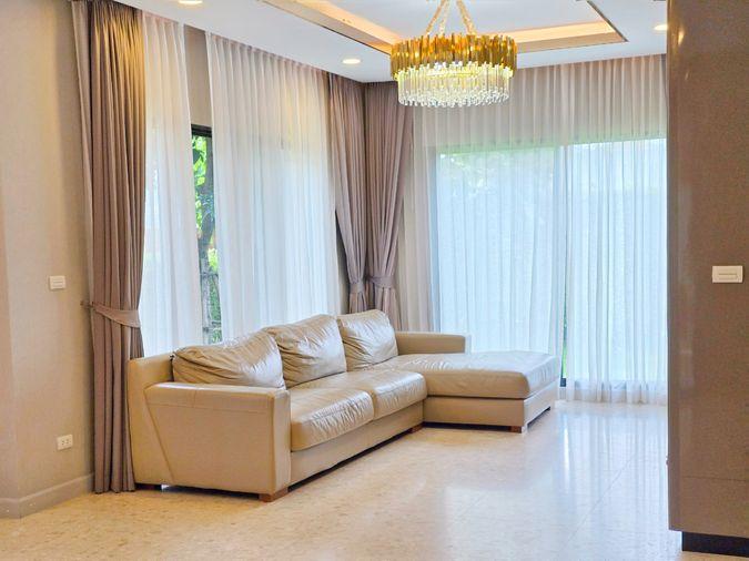 รูป ขายด่วน ม.แกรนด์บางกอก บูเลอวาร์ด สาทร บ้านแปลงมุม สภาพดี 101.3 ตรว. 348 ตรม. สนามหญ้ากว้าง พร้อมเข้าอยู่ - รูปที่ 13/42