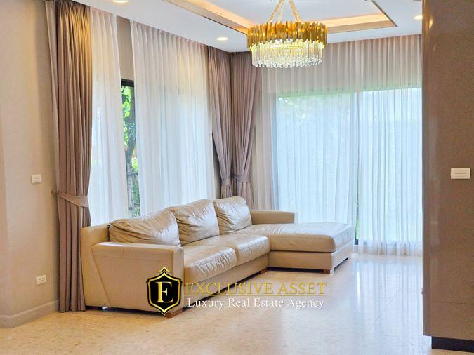 รูป ขายด่วน ม.แกรนด์บางกอก บูเลอวาร์ด สาทร บ้านแปลงมุม สภาพดี 101.3 ตรว. 348 ตรม. สนามหญ้ากว้าง พร้อมเข้าอยู่ - รูปที่ 13/42