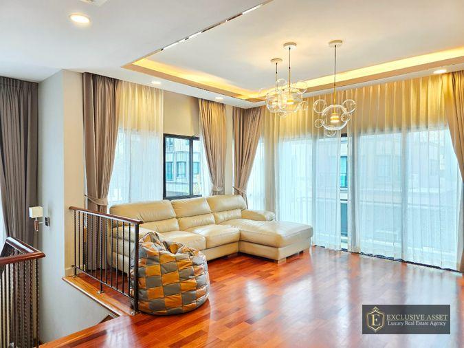 รูป ขายด่วน ม.แกรนด์บางกอก บูเลอวาร์ด สาทร บ้านแปลงมุม สภาพดี 101.3 ตรว. 348 ตรม. สนามหญ้ากว้าง พร้อมเข้าอยู่ - รูปที่ 21/42