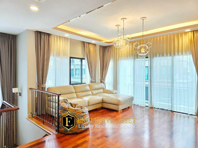 รูป ขายด่วน ม.แกรนด์บางกอก บูเลอวาร์ด สาทร บ้านแปลงมุม สภาพดี 101.3 ตรว. 348 ตรม. สนามหญ้ากว้าง พร้อมเข้าอยู่ - รูปที่ 21/42