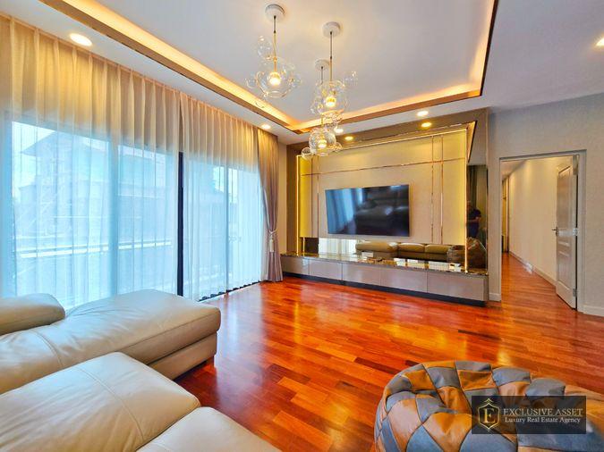 รูป ขายด่วน ม.แกรนด์บางกอก บูเลอวาร์ด สาทร บ้านแปลงมุม สภาพดี 101.3 ตรว. 348 ตรม. สนามหญ้ากว้าง พร้อมเข้าอยู่ - รูปที่ 24/42