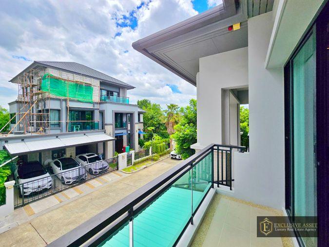 รูป ขายด่วน ม.แกรนด์บางกอก บูเลอวาร์ด สาทร บ้านแปลงมุม สภาพดี 101.3 ตรว. 348 ตรม. สนามหญ้ากว้าง พร้อมเข้าอยู่ - รูปที่ 25/42