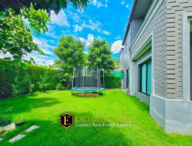 รูป ขายด่วน ม.แกรนด์บางกอก บูเลอวาร์ด สาทร บ้านแปลงมุม สภาพดี 101.3 ตรว. 348 ตรม. สนามหญ้ากว้าง พร้อมเข้าอยู่ - รูปที่ 5/42
