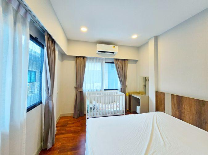 รูป ขายด่วน ม.แกรนด์บางกอก บูเลอวาร์ด สาทร บ้านแปลงมุม สภาพดี 101.3 ตรว. 348 ตรม. สนามหญ้ากว้าง พร้อมเข้าอยู่ - รูปที่ 36/42