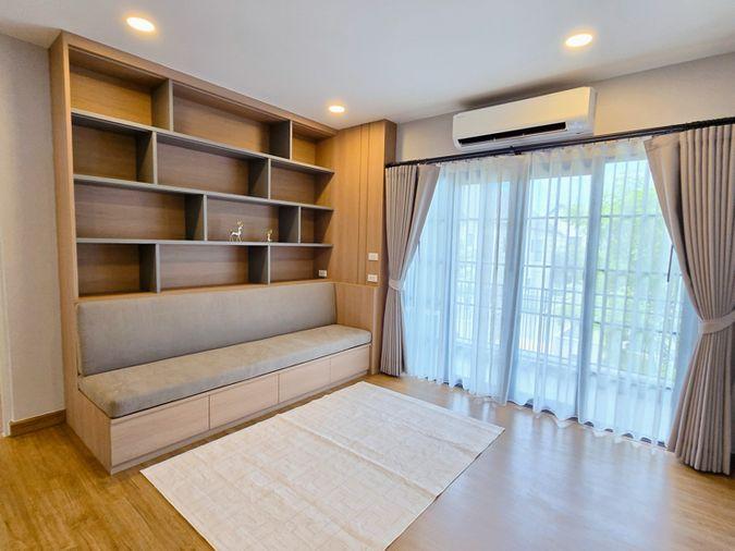รูป บ้านเดี่ยว เซนโทร บางนา แต่งครบพร้อมอยู่ (4 ห้องนอน 5 ห้องน้ำ) ขาย 18.5MB, เช่า 160,000/เดือน ▫️Line: @sanhaproperty📲092-6242892 รหัส SHW065 รับโค - รูปที่ 7/10