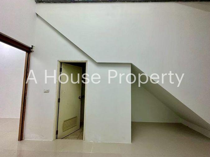 picture Commercial building for rent (ground floor only), prime location near Maxvalu Sriracha, Chonburi. - 5/6