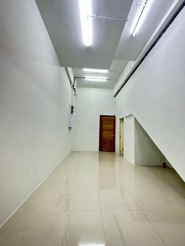 picture Commercial building for rent (ground floor only), prime location near Maxvalu Sriracha, Chonburi. - 6/6