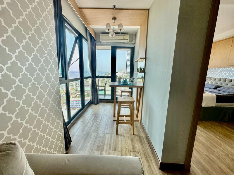 picture Laddaplus Condo Sriracha: City center, vibrant community, beautiful rooms, move in Ready - 4/9