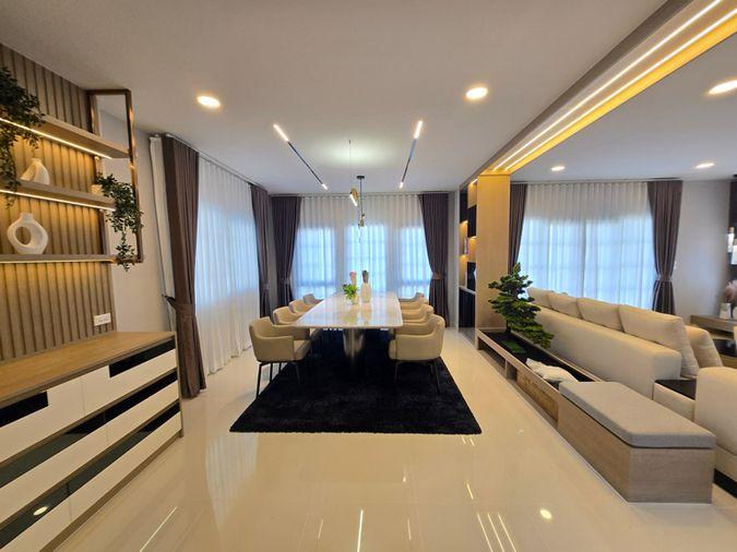 รูป บ้านเดี่ยว เซนโทร บางนา แต่งครบพร้อมอยู่ (4 ห้องนอน 4 ห้องน้ำ) ขาย 18.5MB, เช่า 156,000/เดือน ▫️Line: @sanhaproperty📲092-6242892 รหัส SHW066 รับโค - รูปที่ 4/18