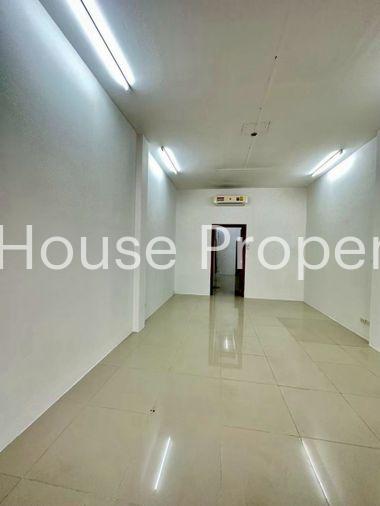 picture Commercial building for rent (ground floor only), prime location near Maxvalu Sriracha, Chonburi. - 2/6