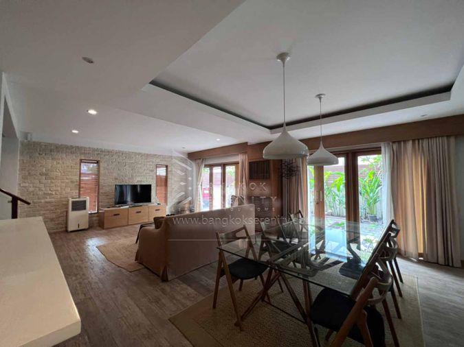 picture House for rent at Panya Pathanakarn Onnut - 10/64