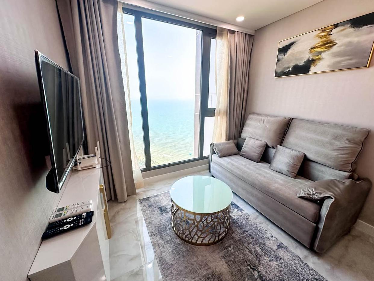 picture Copacabana Beach Jomtien 1 Bedroom Condominium for Sale - 1/6