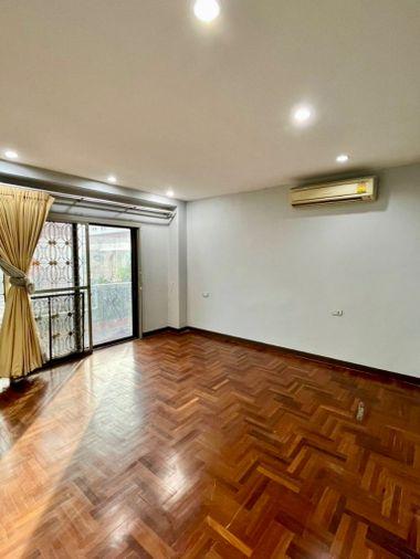 picture Rare Large Standalone Office – 11b12b 45mb - Office Building - Ratchada 3 📞Call 090 919 9898 - 18/25