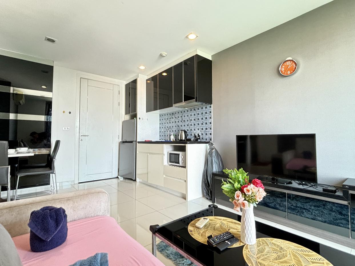 รูป The Vision 1 bedroom Unit for sale in Pratumnak - รูปที่ 3/15
