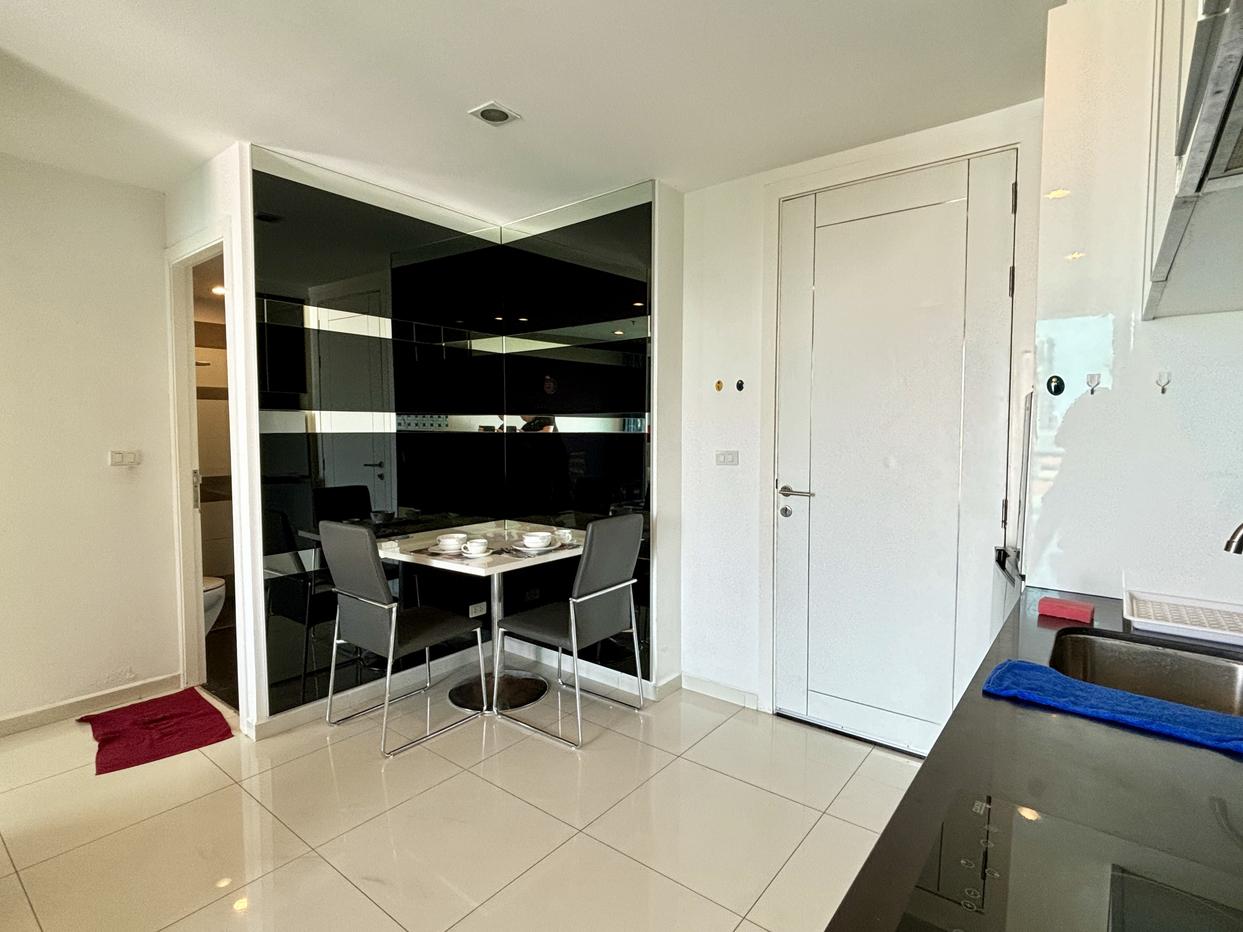 รูป The Vision 1 bedroom Unit for sale in Pratumnak - รูปที่ 4/15