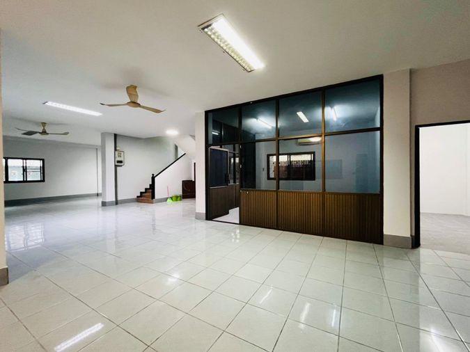 picture Rare Large Standalone Office – 11b12b 45mb - Office Building - Ratchada 3 📞Call 090 919 9898 - 5/25