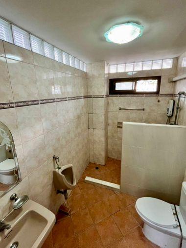 picture Rare Large Standalone Office – 11b12b 45mb - Office Building - Ratchada 3 📞Call 090 919 9898 - 23/25