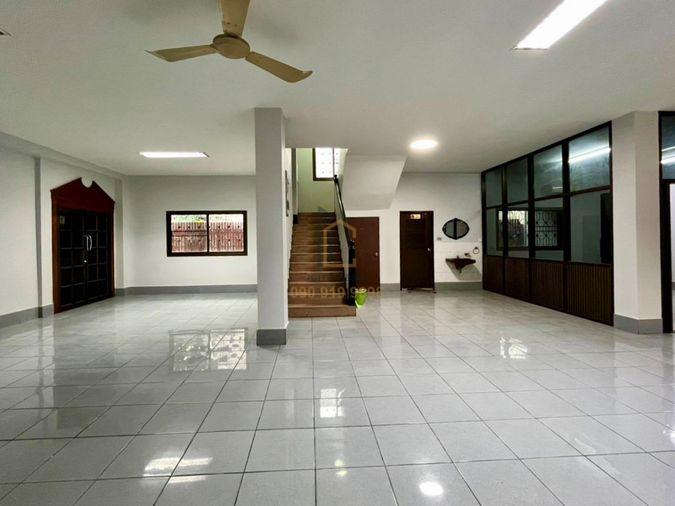 picture Rare Large Standalone Office – 11b12b 45mb - Office Building - Ratchada 3 📞Call 090 919 9898 - 11/25