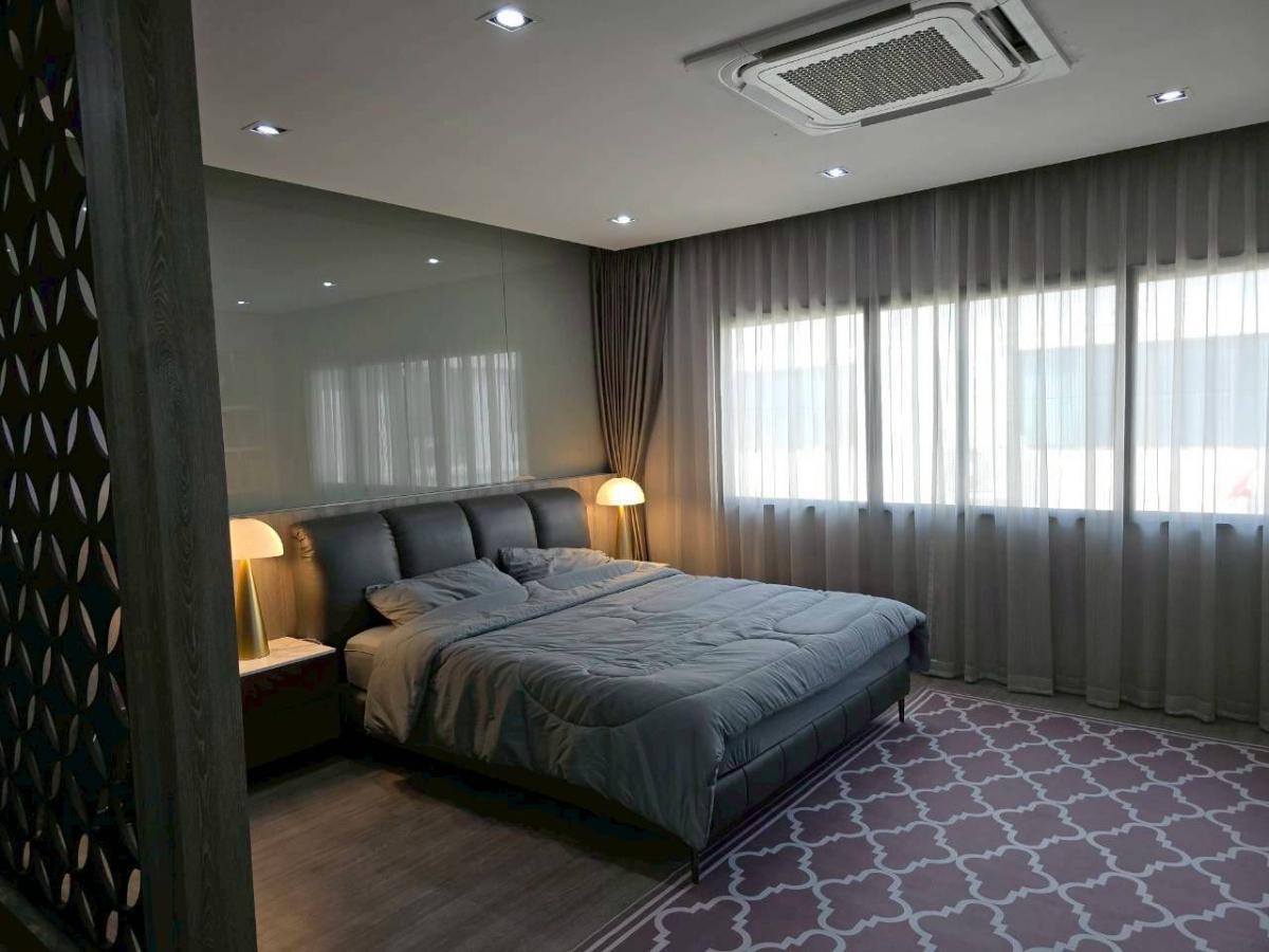 รูป 🏠 ให้เช่าบ้าน : THE LANDMARK EKAMAI-RAMINDRA (เดอะ แลนด์มาร์ค เอกมัย รามอินทรา)   รหัสทรัพย์ | 📌 LNP-H773 - รูปที่ 1/30
