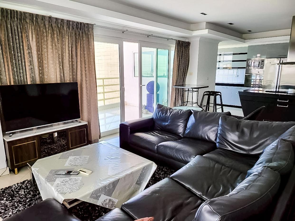 รูป Condominium at View Talay 6 Pattaya for Sale Beachfront Unit - รูปที่ 1/21