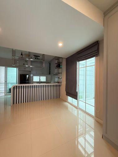picture 🏡 For Sell : The Village Bang Na-Wong Waen 3  (ST-02) - 4/25