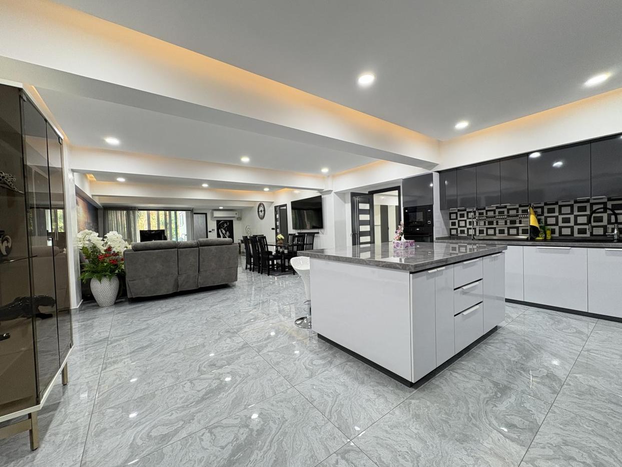 picture Ruamchok Condo View 2 Two Bedroom Unit for sale in Pratumnak - 5/15