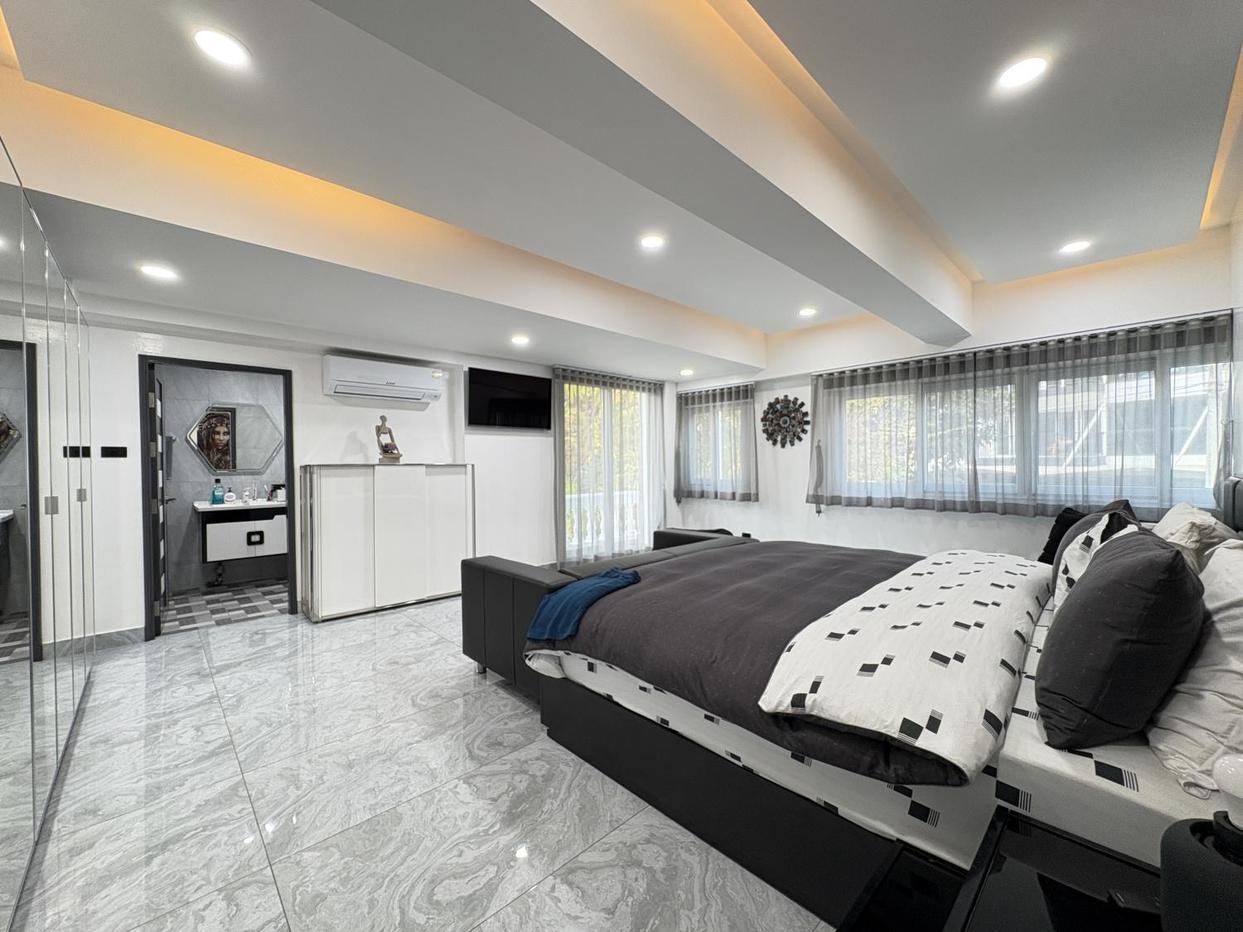 picture Ruamchok Condo View 2 Two Bedroom Unit for sale in Pratumnak - 8/15