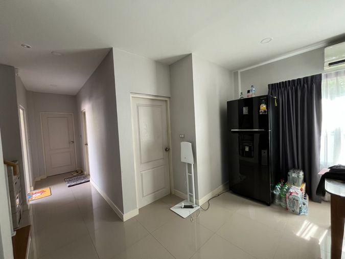 รูป บ้านเดี่ยว 2 ชั้น โครงการ เดอะ เซนโทร วัชรพล  ถนนสุขาภิบาล 5 แขวงออเงิน เขตสายไหม จังหวัดกรุงเทพมหานคร 10220 (ราคา 5,500,000 บาท ) - รูปที่ 10/34