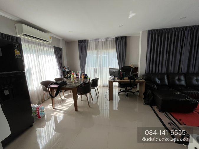 รูป บ้านเดี่ยว 2 ชั้น โครงการ เดอะ เซนโทร วัชรพล ถนนสุขาภิบาล 5 แขวงออเงิน เขตสายไหม จังหวัดกรุงเทพมหานคร 10220 (ราคา 5,500,000 บาท ) - รูปที่ 9/34