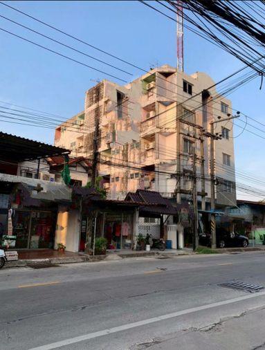 รูป ขายอพาร์ทเม้นท์ 5 ชั้น ติดถนนเส้นหลัก ศรีราชา-หนองยายบู่ - รูปที่ 1/5