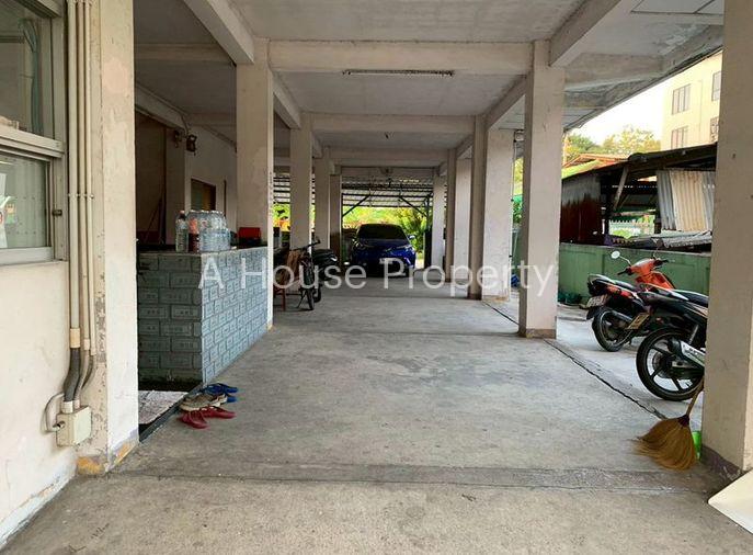 รูป ขายอพาร์ทเม้นท์ 5 ชั้น ติดถนนเส้นหลัก ศรีราชา-หนองยายบู่ - รูปที่ 5/5