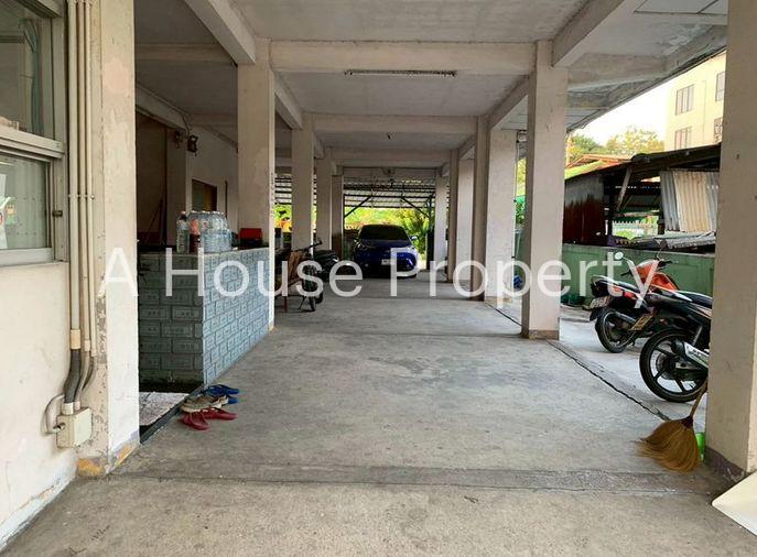 รูป ขายอพาร์ทเม้นท์ 5 ชั้น ติดถนนเส้นหลัก ศรีราชา-หนองยายบู่ - รูปที่ 5/5