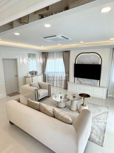 picture For Rent - Centro Bangna , Luxury House 4 bedrooms 5 bathrooms - 6/35