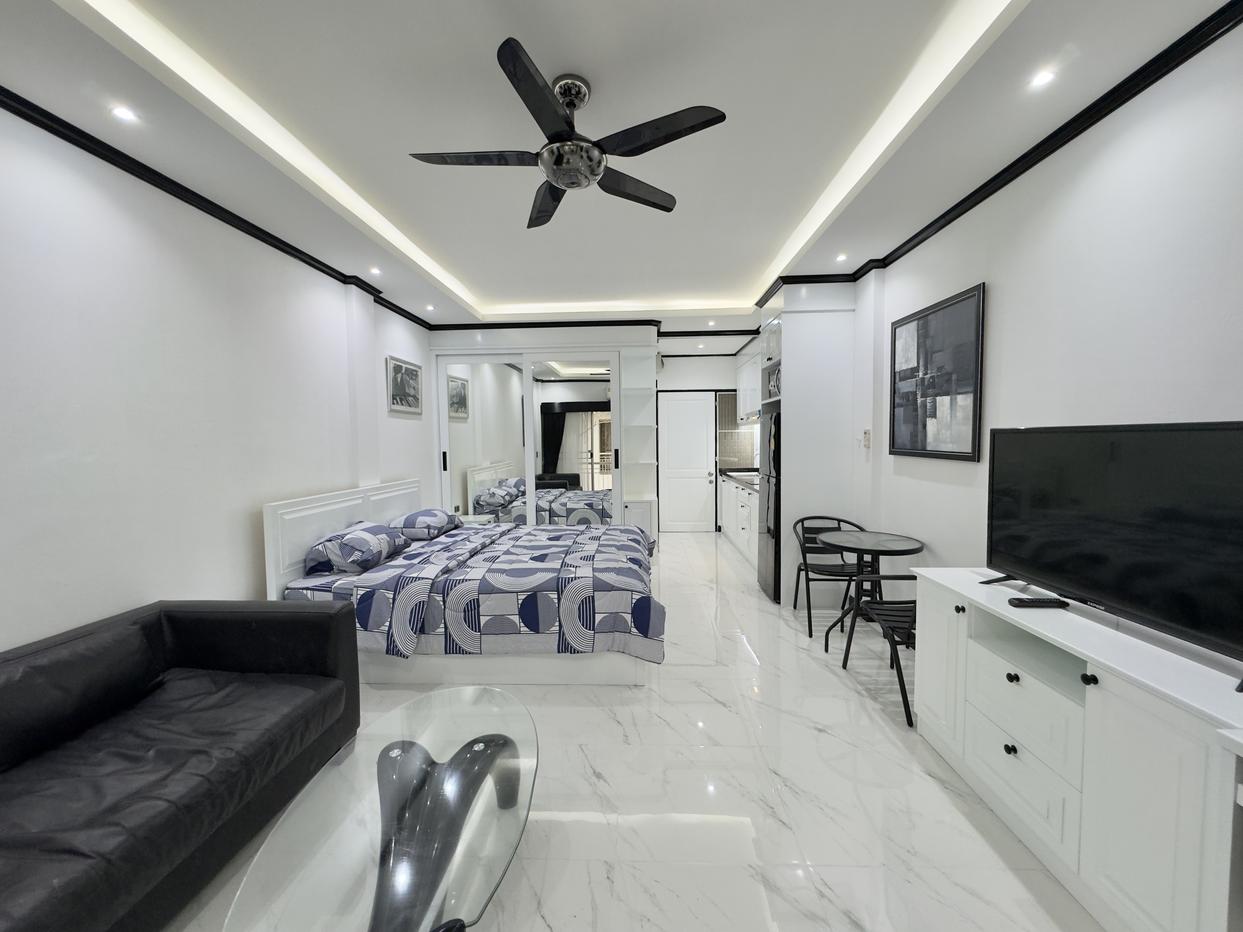 picture Baan Suan Lalana large studio for Rent Jomtien Pattaya - 3/14