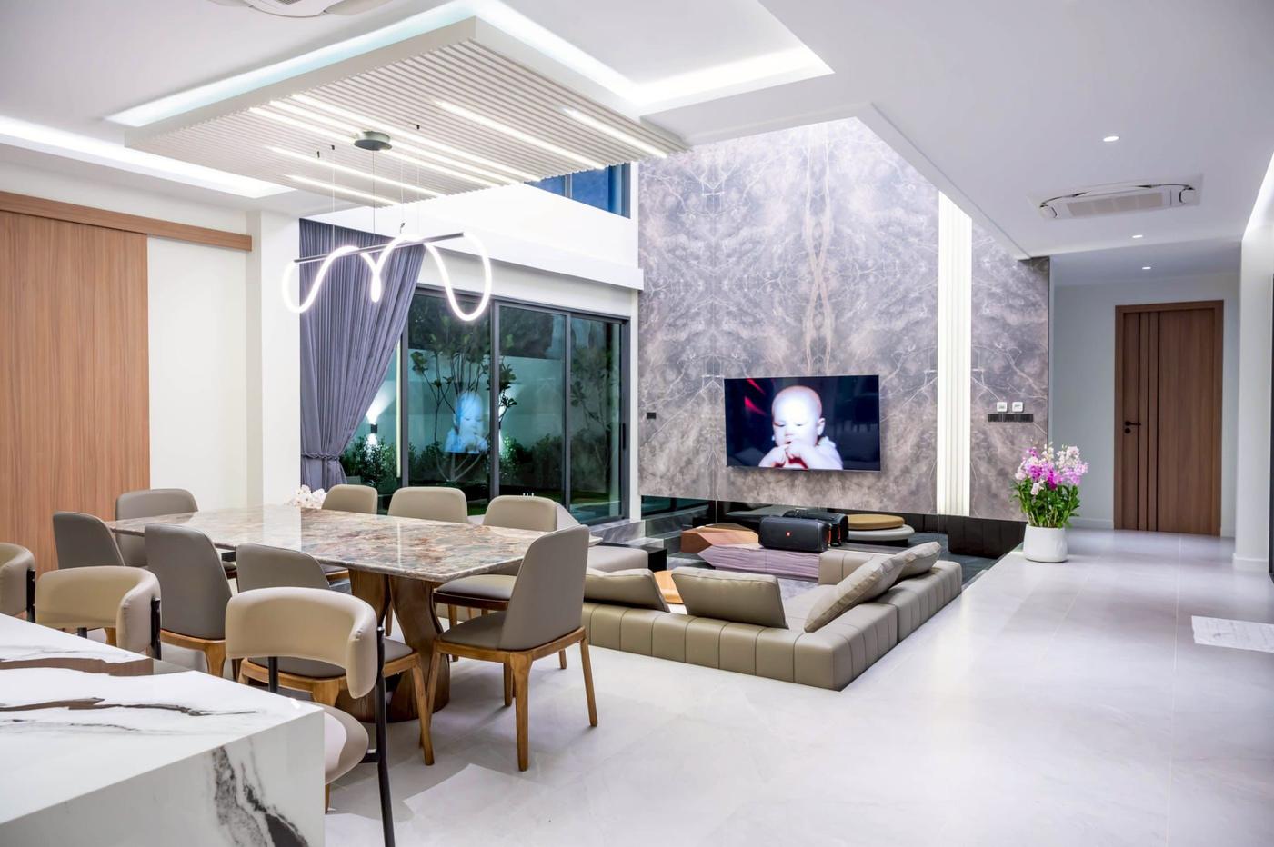 picture Ultra Luxury Newly Completed Villa for Rent in Na Jomtien - 10/20